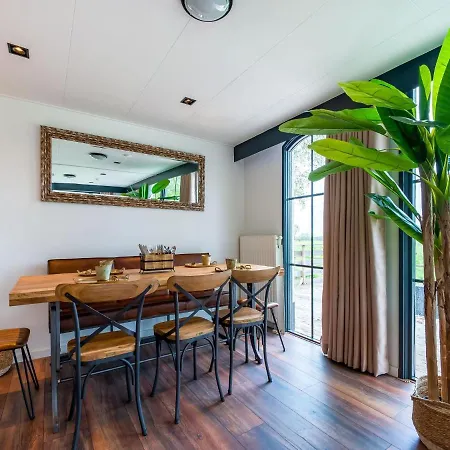 Inviting Holiday In With Sauna בית נופש חרדרן