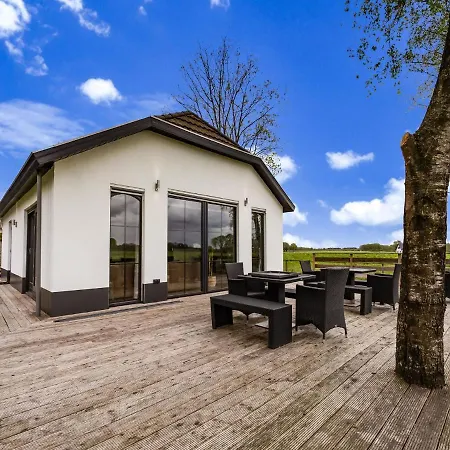 Inviting Holiday In With Sauna בית נופש חרדרן
